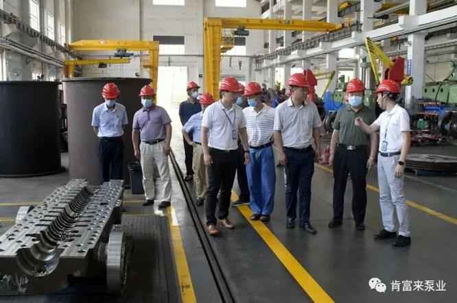 董事长、总经理陈迪，党委副书记黎宇明陪同调研组一行参观广州贾博绿色环保产品有限公司展览室